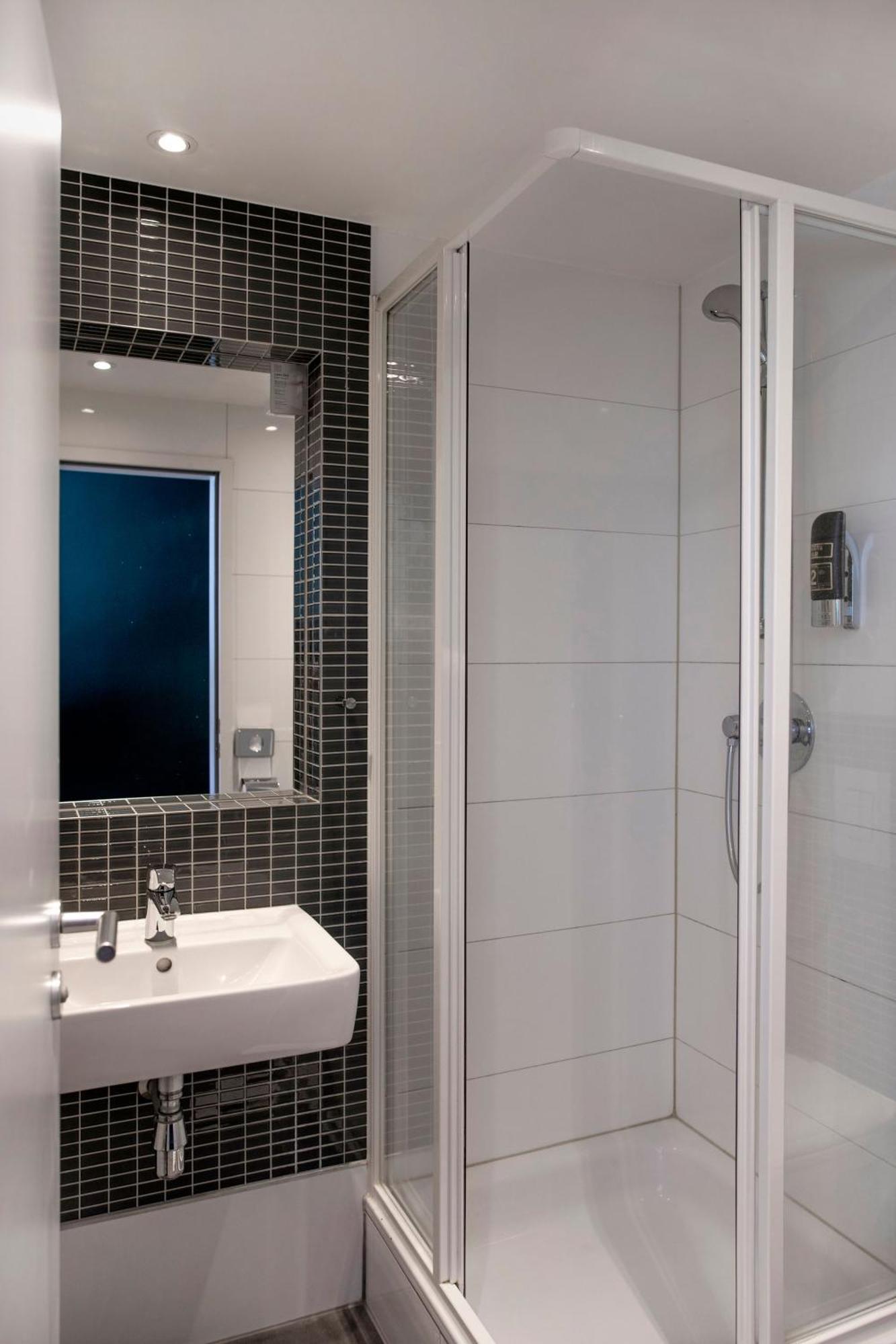Lyvinn Hotel Frankfurt Франкфурт-на-Майне Экстерьер фото